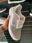Tênis Casual Bege com Detalhe Branco