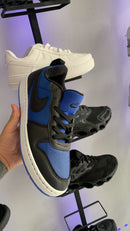 Tênis Casual Preto e Azul com Solado Branco
